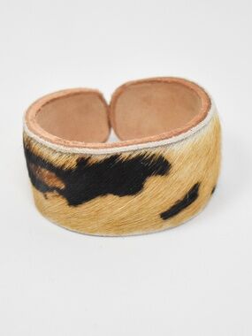 Cuff bracelet Cowhide Pattern
